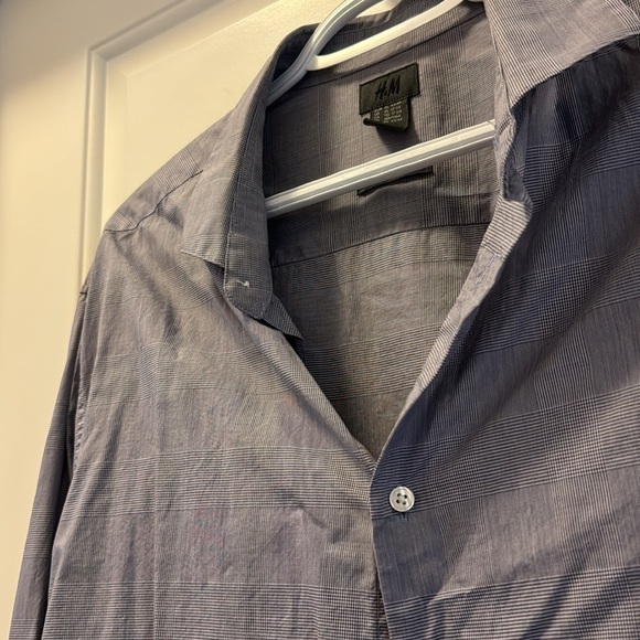 💥4 for $25💥 H&M mens Dress shirt - Picture 2 of 5